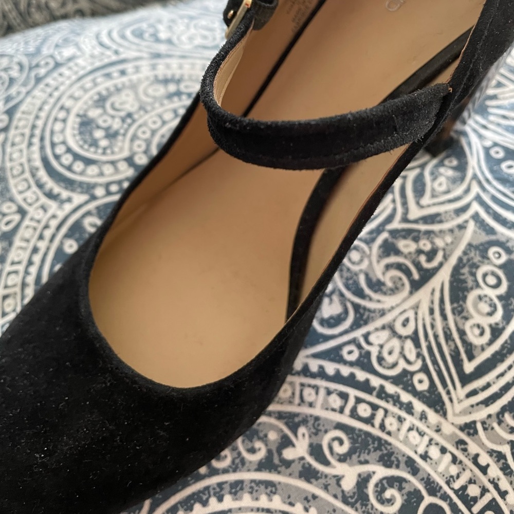 Land’s End Blk suede 3 1/2 inch heels; 8 1/2; preowned; excellent condition